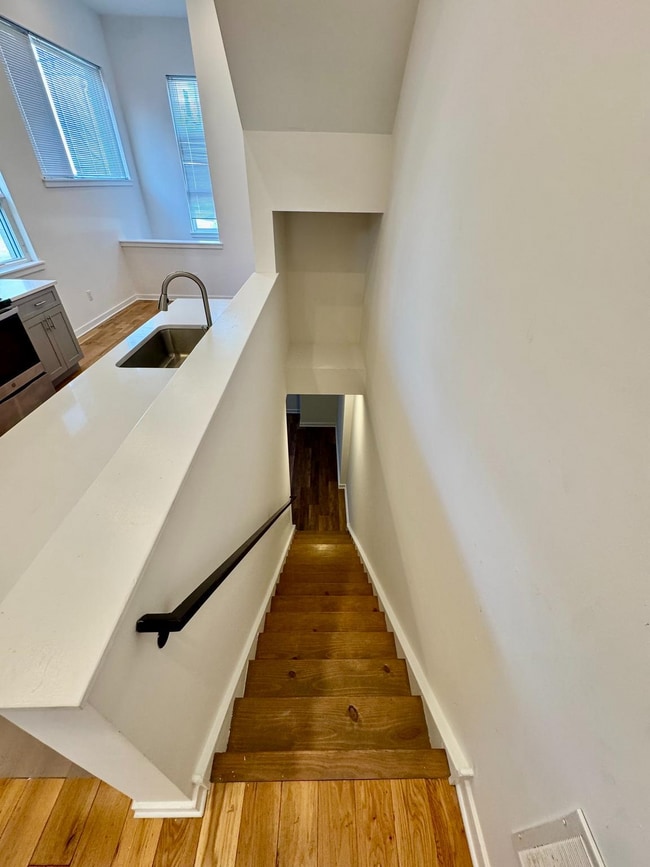 Building Photo - 2722 Master St