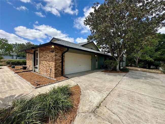 Building Photo - 1906 Long Pond Dr