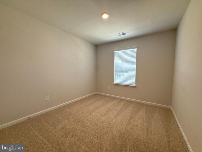 Building Photo - 345 Anconas Blvd