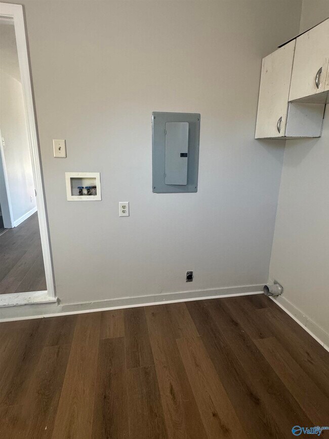 Building Photo - 1601 Armstrong St NW