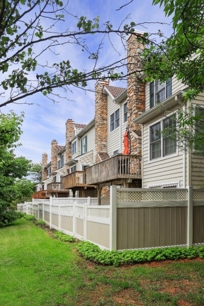 Building Photo - 240 Patriot Hill Dr