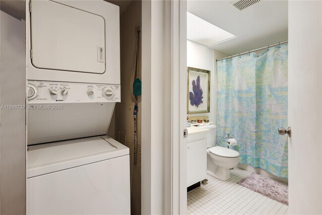 Building Photo - 12750 SW 4th Ct