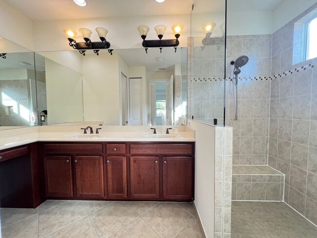 Building Photo - Luxury Living in a Gated Community – Modern 2-Bed Home with Premium Amenities!