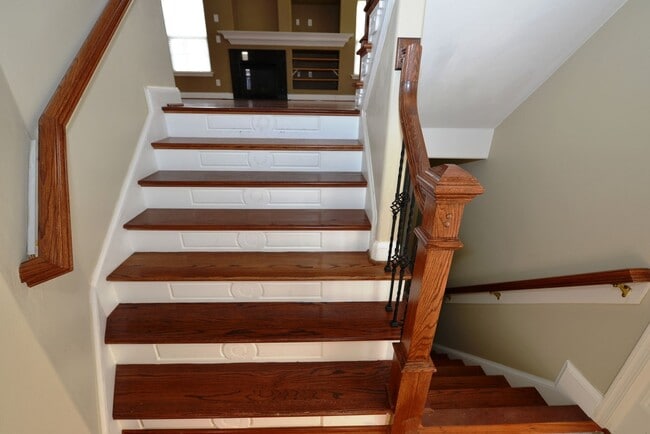 Building Photo - Harbourview Community