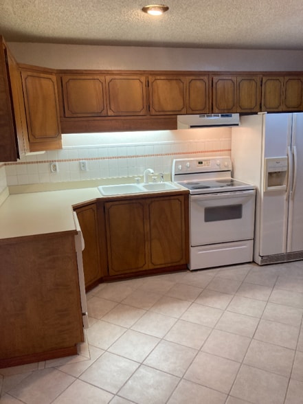 Building Photo - 28707 13th Ave S