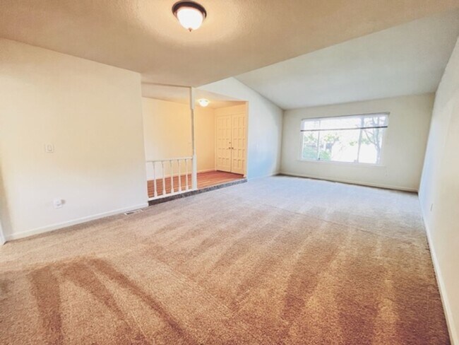 Building Photo - Charming 4BD/2BA, Single-Story Ranch-Style...