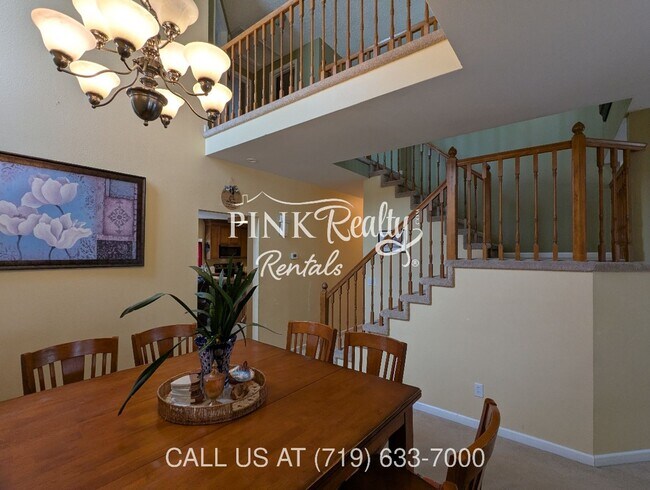 Building Photo - 8560 Avens Cir