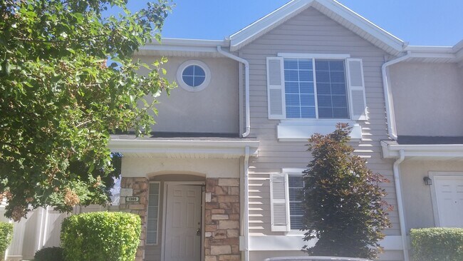 Primary Photo - 3 bedroom 2 1/2 bath townhome
