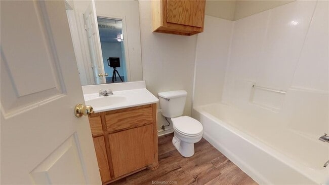 Building Photo - 3623 Elaine Dr