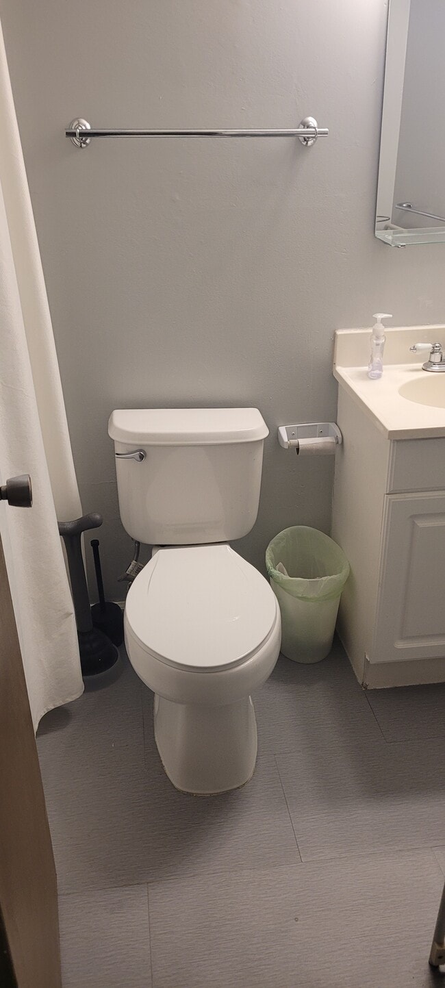 Building Photo - 6106 Hellen Lee Dr