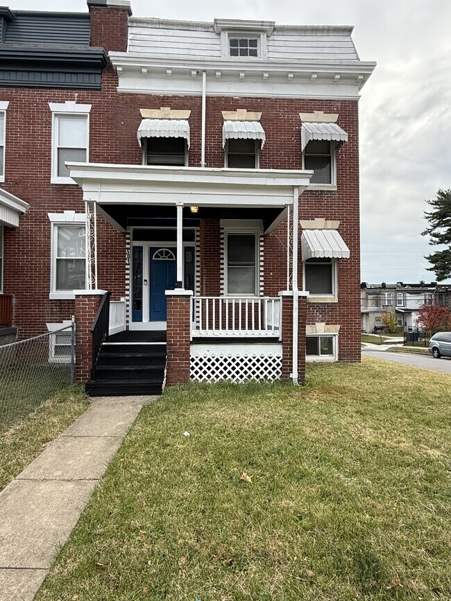 Building Photo - 501 Lyndhurst St