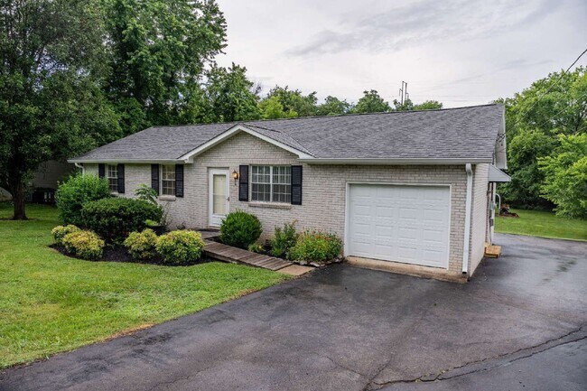 Building Photo - 207 Whitnel Dr