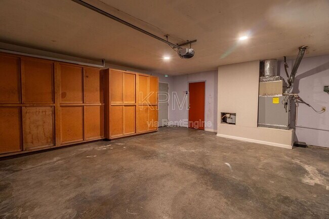 Building Photo - 6072 Carolina Cir