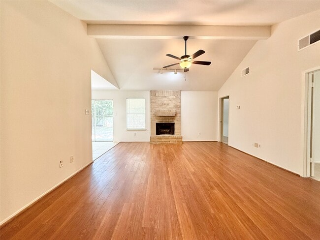 Building Photo - 16 Rock Pine Ct