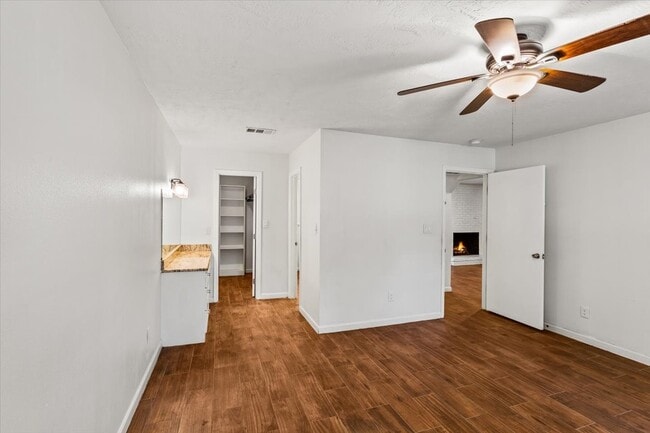 Building Photo - 751 Langwood Dr