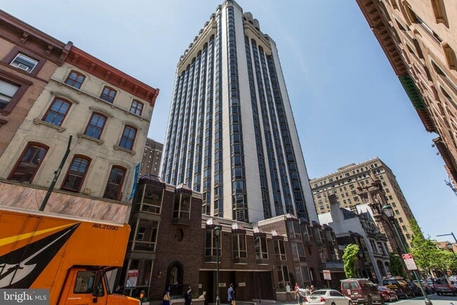Building Photo - 2018 Walnut St