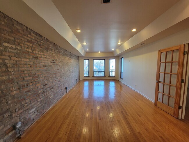 Building Photo - 7141 S Euclid Ave