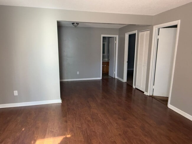 Building Photo - Two bedroom, 1 bath apartment in Haw River