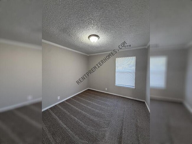 Building Photo - 1011 Taurus Dr