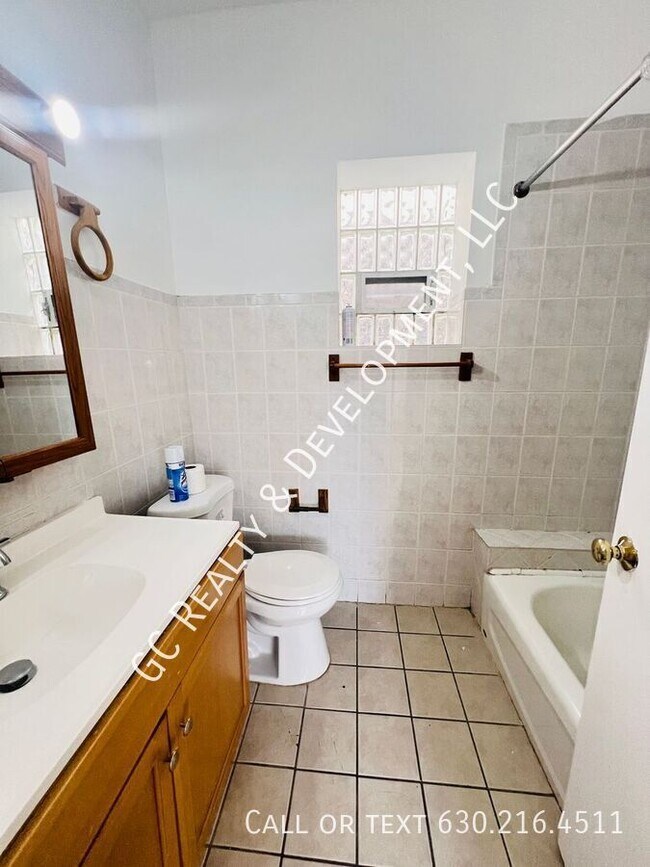 Building Photo - 6124 S Whipple St