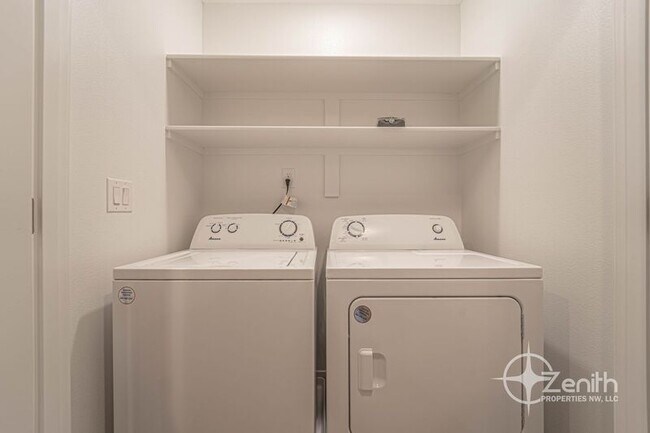 Building Photo - 4916 NE 2nd Ct