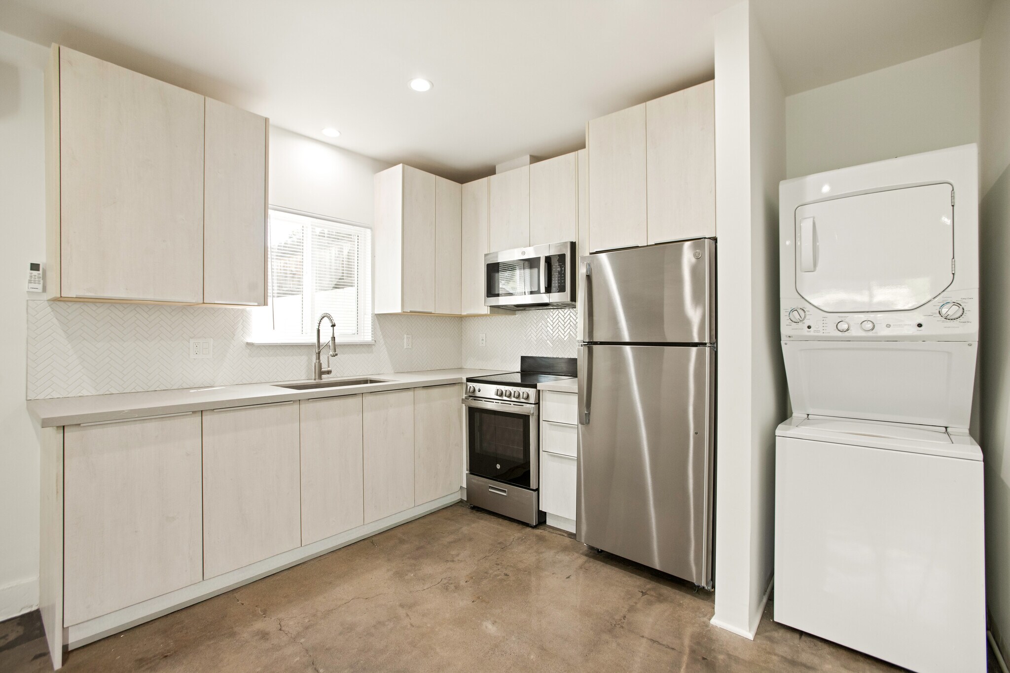 Kitchen - 23046 Saticoy St