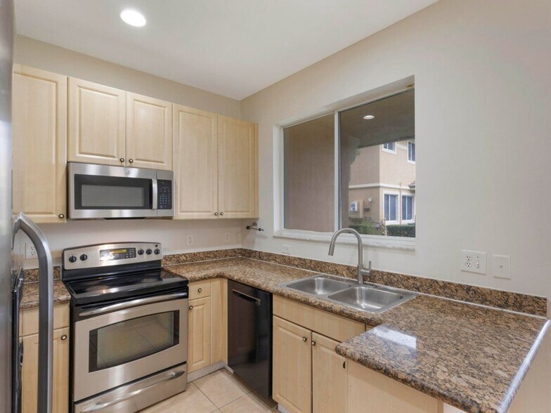 Building Photo - 4282 Berkshire Wharf Dr