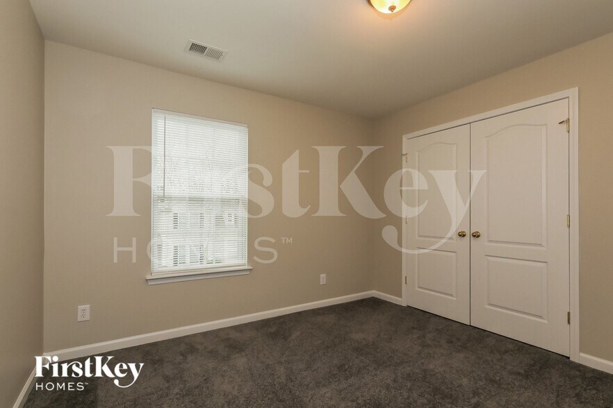 Building Photo - 3012 Early Rise Ave