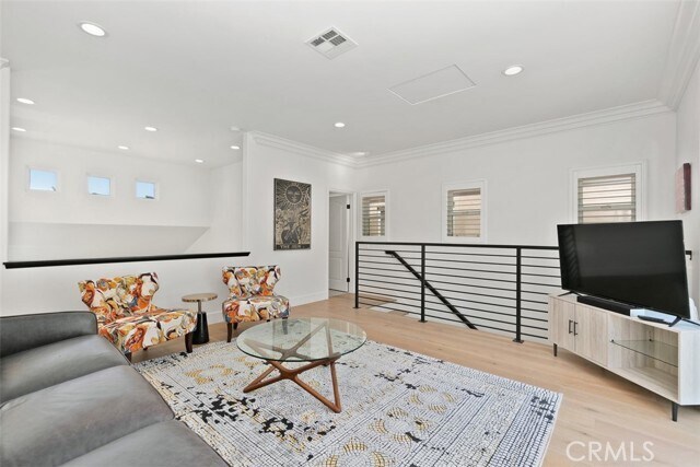 Building Photo - 113 18th St