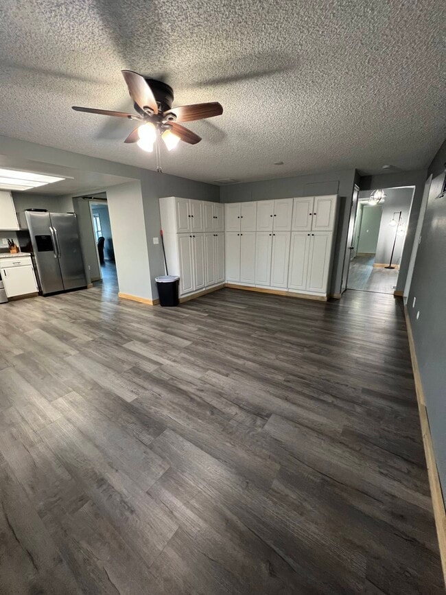 Building Photo - 100 Hills W Way