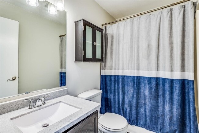 Building Photo - 2 weeks FREE RENT! South Wichita Gem! Save $$ with solar panels