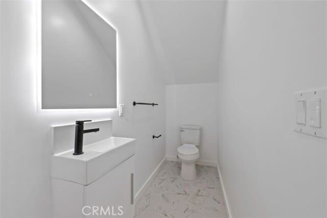 Building Photo - 4810 Mascot St