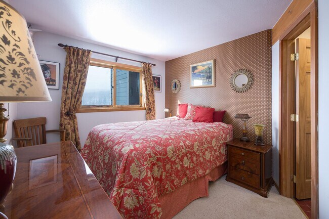 Building Photo - Available now!  Year lease!   POOL, Two Be...