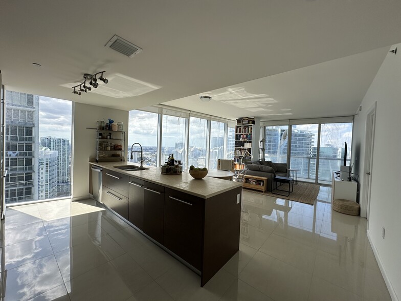 Primary Photo - 475 Brickell Ave