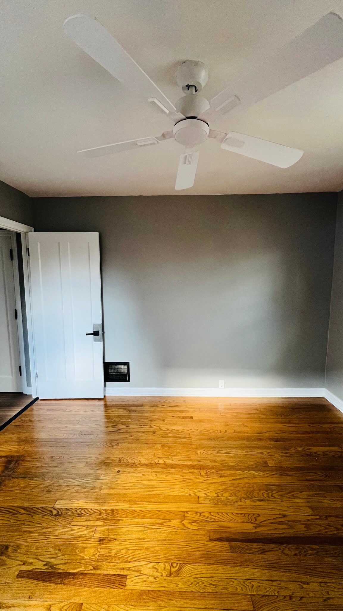 Building Photo - 3938 Hazel Ave