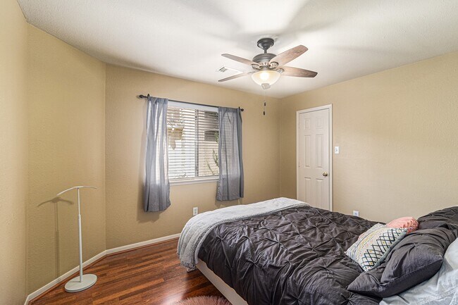 Building Photo - 11230 Sunshine Park Dr