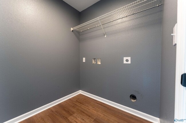 Building Photo - 2401 Bell Manor Dr SW