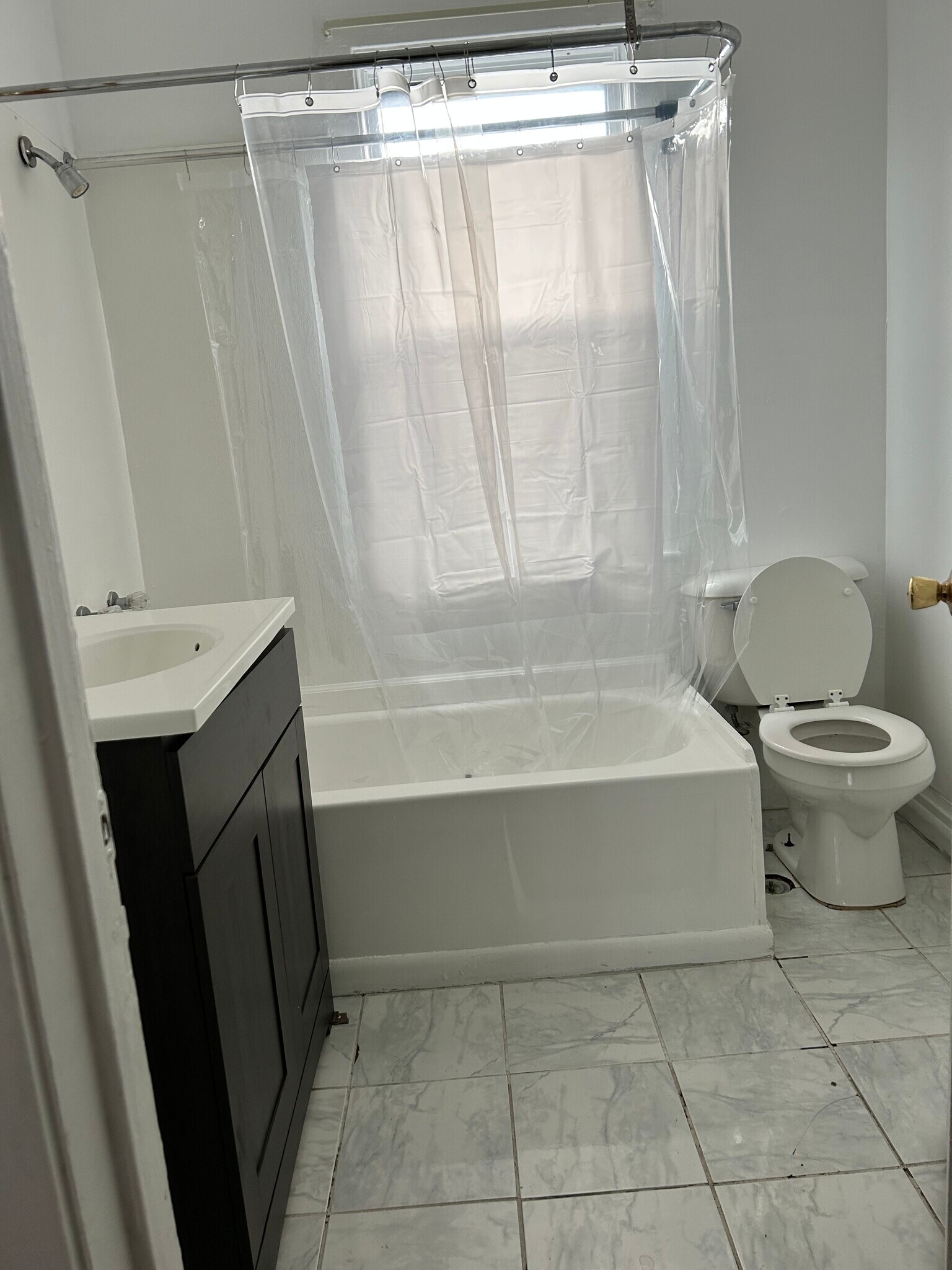 Bathroom - 511 Lake St