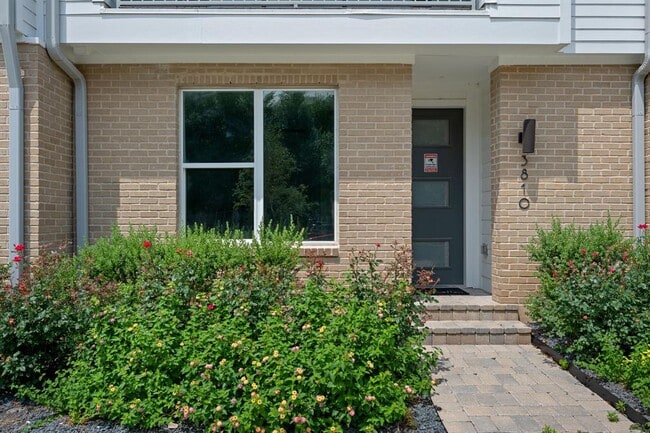 Building Photo - 3810 Berkman Dr