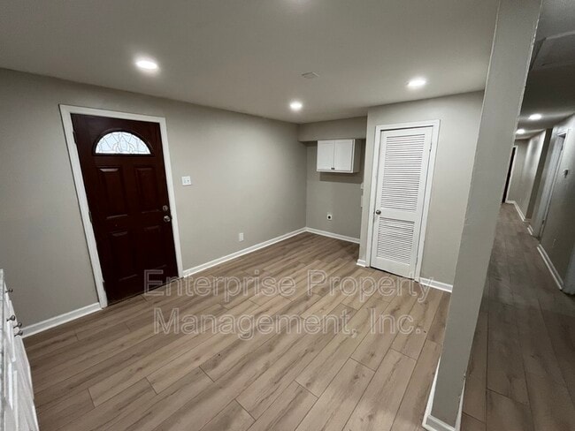 Building Photo - 865 Haynes St