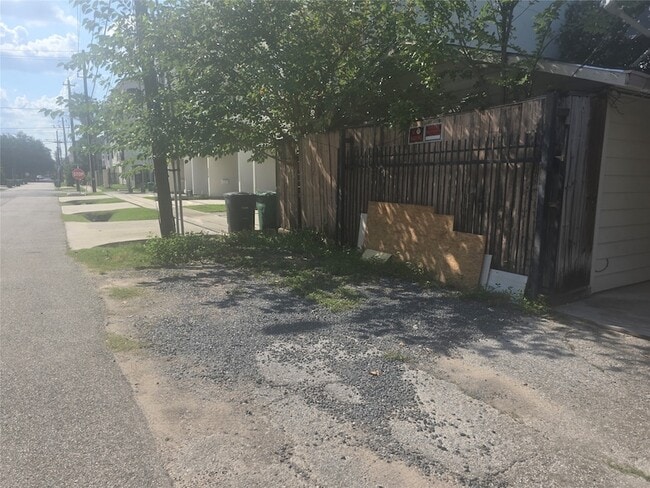 Building Photo - 1501 Asbury St