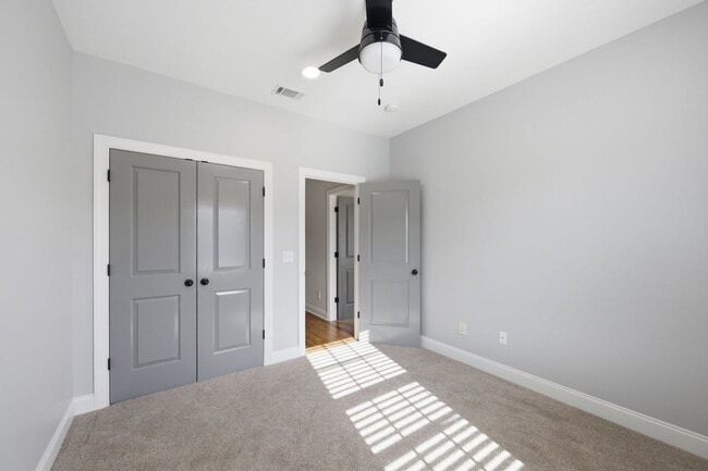 Building Photo - Modern Living in Franklin