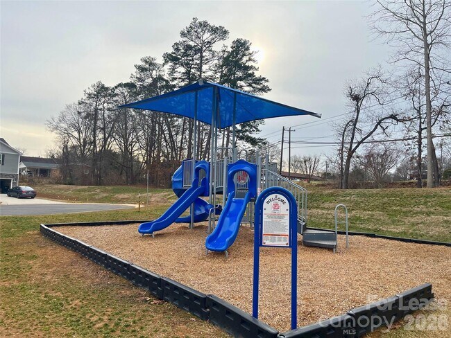 Building Photo - 1421 6th St NE