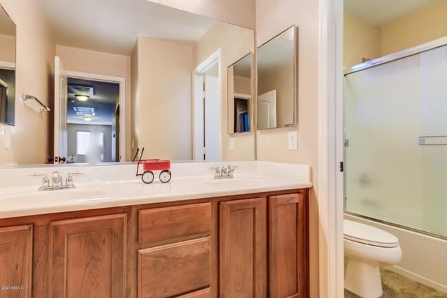 Building Photo - 401 S 166th Dr