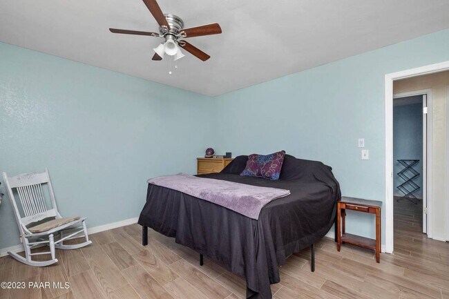 Building Photo - 3620 N Treasure Dr