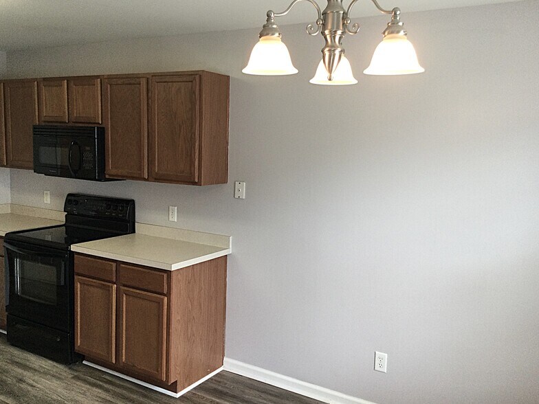 Building Photo - 422 Sea Breeze Dr