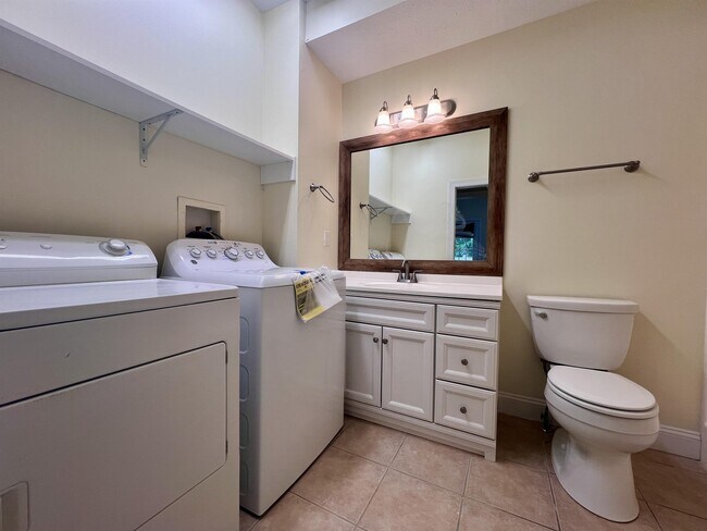 Building Photo - 304 Villa View Dr