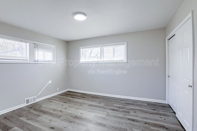 Building Photo - 11201 Crystal Ave