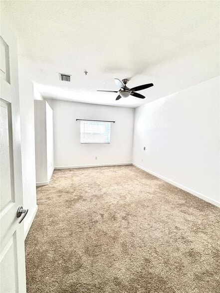 Building Photo - 451 NE 1st St