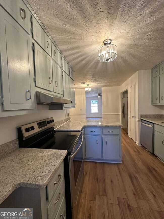 Building Photo - 5172 Ridge Forest Dr